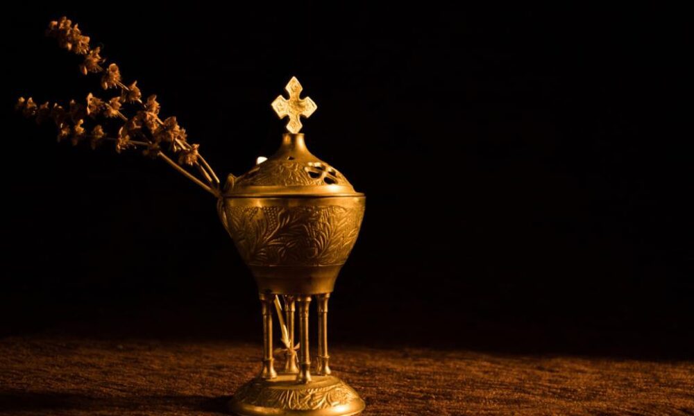 how-arabian-perfumes-are-made-and-why-they're-so-unique